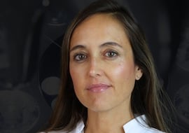 Silvia Rosón, cirujana estética: “Proporciona una expresión más abierta y atractiva”