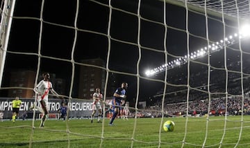 Así marcó Benzema el gol que le dio la victoria al Madrid.