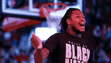 PORTLAND, OREGON - FEBRUARY 08: Ben McLemore #23 of the Portland Trail Blazers pounds his chest before the game against the Orlando Magic at Moda Center on February 08, 2022 in Portland, Oregon. NOTE TO USER: User expressly acknowledges and agrees that, by downloading and/or using this photograph, User is consenting to the terms and conditions of the Getty Images License Agreement. Steph Chambers/Getty Images/AFP
== FOR NEWSPAPERS, INTERNET, TELCOS & TELEVISION USE ONLY ==