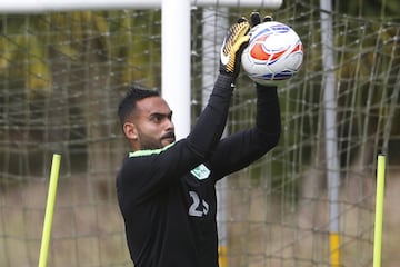 El DT Almirón podrá tener a Vladimir Hernández contra Millonarios.