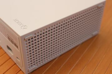 Xbox Series S en todo su esplendor: consola y mando al detalle