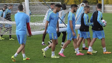 Entrenamiento de los jugadores de la Cultural Leonesa, que este mi&eacute;rcoles se mide al Real Madrid.