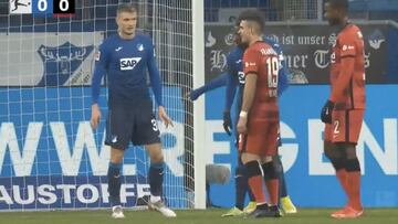 Este fue el golazo de cabeza de Santos Borré ante Hoffenheim