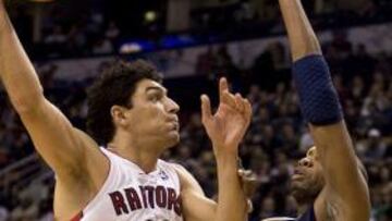 <strong>DESEQUILIBRANTE.</strong> Carlos Delfino se ha colado en la 'Spanish Night' para firmar uno de sus mejores partidos con los Raptors y contribuir de forma decisiva a la abultada derrota de su equipo sobre los Grizzlies.