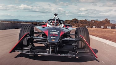 Porsche estrena auto de carreras para la temporada 2023 de la Fórmula E