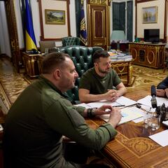 Why have actors Ben Stiller and Sean Penn been permanently banned from Russia?