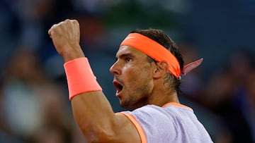 El tenista español Rafa Nadal celebra un punto durante su partido ante Jiri Lehecka en el Madrid Open.