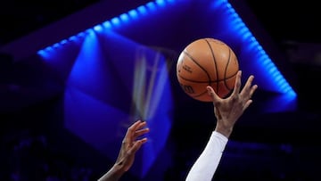 Algo pasa con los Lakers desde que ganaron la Copa NBA