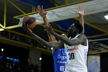 Eli John Ndiaye, pívot canterano del Real Madrid.