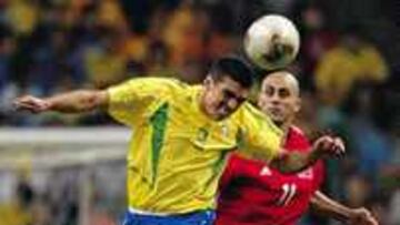 <B>EN LA LISTA.</b> Lucio también aparecen en la lista de centrales que está siguiendo el Madrid para la siguiente temporada.