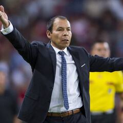 Plantel rojinegro apoya la renovación del “Profe” Cruz