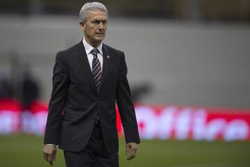 Benito Floro: Dirigió por muchos años en su natal España, incluso fue DT del Real Madrid. En 1999 llegó a México para hacerse cargo del Monterrey, estuvo con Rayados dos años y después regresó a España con el Villarreal. 