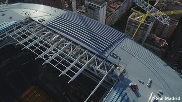 Las obras de remodelación del estadio del Real Madrid siguen a buen ritmo y encaran la recta final para su estreno la próxima temporada. 