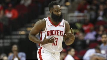 El incómodo y curioso tapabocas de Harden: Todo por su barba...