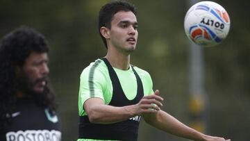 Felipe Aguilar en el entrenamiento de Atlético Nacional