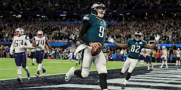 Philadelphia Eagles 41-33 New England Patriots.
Tras una temporada donde Nick Foles tomó las riendas detrás del centro de Philadelphia, los Eagles sobrevivieron toda la postemporada como el equipo infravalorado. En el escenario grande, contra los favoritos Patriots, Foles extendió el cuento de Cenicienta para darle el primer título en la historia a Phily. Además Foles resultó el MVP de aquel encuentro luego de su histórica actuación donde pasó para 373 yardas y tres toucdowns, además de capturar una recepción de seis puntos que se convirtió en un clásico instantáneo: Phily Special.