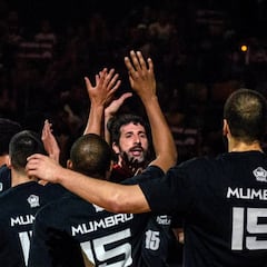 Emotivo homenaje a Mumbrú en el adiós de Miribilla a la ACB