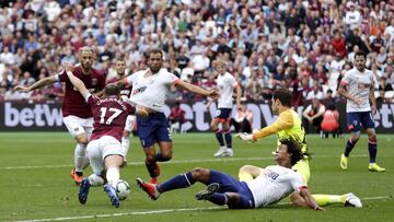 Penalti inventado de Chicharito no fue suficiente para West Ham