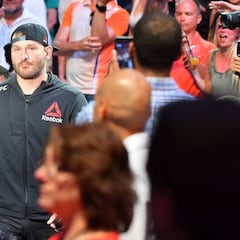 Miocic carga contra la UFC por el show de Lesnar con Cormier