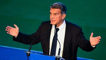 Laporta hace reír a Messi: "Haré lo que pueda para que te quedes"