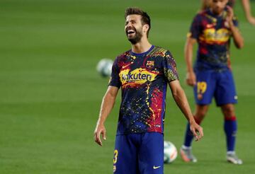 FC Barcelona v Osasuna - Camp Nou, Barcelona, Spain - July 16, 2020 Barcelona's Gerard Pique during the warm up, as play resumes behind closed doors following the outbreak of the coronavirus disease (COVID-19)