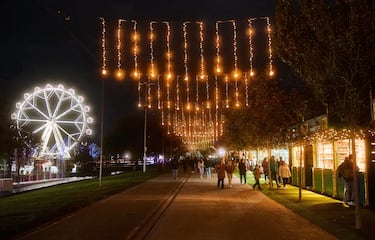 En el Recinto Ferial de Torrejón de Ardoz y hasta el 6 de enero se encuentra uno de los espacios navideños más espectaculares de la Comunidad de Madrid. Son más de 100.000 metros cuadrados dedicados a videomapping, show de música, pista de hielo o el tradicional mercadillo navideño. Abierto jueves, viernes, sábados y domingos desde las 16,00h.