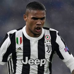 La Juventus ejerce su opción de compra por Douglas Costa
