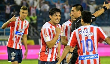 Matías Fernández jugó en Junior de Barranquila en la temporada 2019. Fue campeón del Apertura