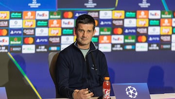 Cristian Chivu atiende a la prensa en el Metropolitano.