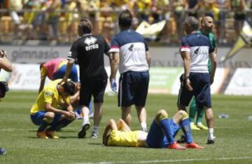 Los jugadores del Cádiz totalmente abatidos. 