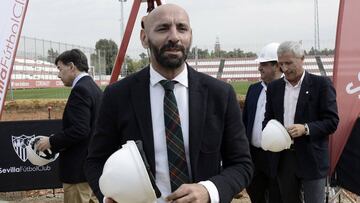 Monchi, en las obras de la Ciudad Deportiva.