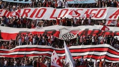 Boca Juniors win El Súperclásico to go top of Primera division