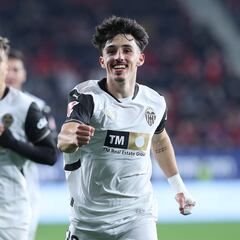 Diego López mejora sus números