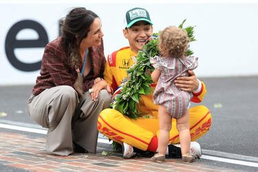 Álex Palou hace historia tras conquistar una de las carreras más importantes del automovilismo, las 500 Millas de Indianápolis.