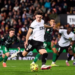 Aprobados y suspensos del Valencia: Pepelu no evita la bronca