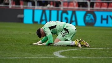 El portero Juanpa lamenta el empate ante Las Palmas.