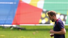 England's forward #09 Harry Kane attends a MD-1 training session at the team's base camp in Blankenhain, Thuringia on June 29, 2024, on the eve of their UEFA Euro 2024 Round of 16 football match against Slovakia. (Photo by Adrian DENNIS / AFP)