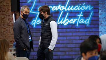 MADRID, 10/04/2021.- El exdiputado de Ciudadanos Toni Cant&oacute; (i), que va en el quinto puesto y como independiente de la lista de Isabel D&iacute;az Ayuso para las elecciones de la Comunidad de Madrid del 4 de mayo, asiste a la inauguraci&oacute;n de