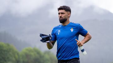 Cambio de dorsales en el Eibar