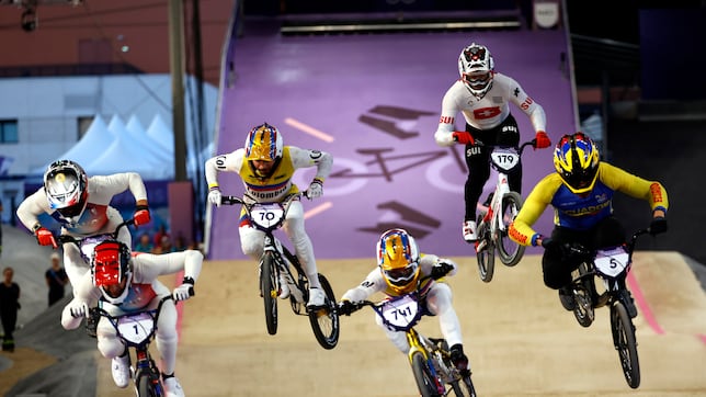 Mateo Carmona emociona y se queda con diploma olímpico en BMX