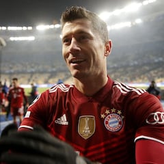 El marfileño Haller hace sombra a Lewandowski