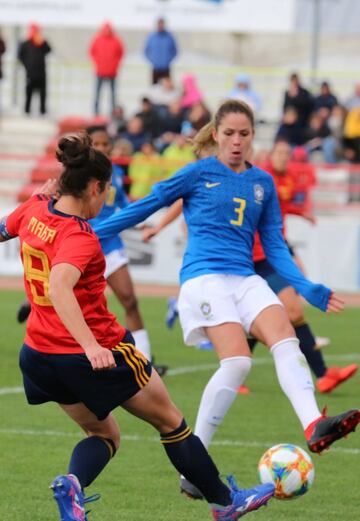 España ganó 2-1 a Brasil.