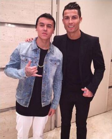 Cristiano Ronaldo con Kevin Roldán.