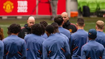 MELBOURNE, AUSTRALIA - JULY 18: (EXCLUSIVE COVERAGE)   Manager Erik ten Hag of Manchester United in action during a Manchester United pre-season training session at AAMI Park on July 18, 2022 in Melbourne, Australia. (Photo by Ash Donelon/Manchester United via Getty Images)