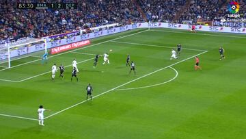 Mariano guió la remontada: golazo...¡con el hombro!