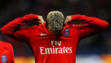 Paris Saint-Germains Neymar warms up before the match    REUTERS/Benoit TessierCODE: X02011