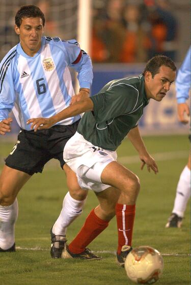 Burdisso: “México llega criticado, dolido, y eso puede ser un arma de doble filo”