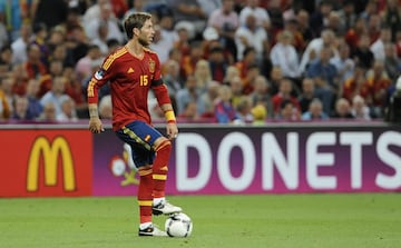 Santo y seña del Real Madrid y alma de la defensa de la Selección, junto con Piqué, en la Eurocopa de 2012. Sigue en activo como jugador del Real Madrid. Como primer capitán del equipo blanco, tras la marcha de Iker Casillas, ha levantado dos Champions y antes de que se aplazaran los Juegos Olímpicos de Tokio manifestó su disponibilidad para jugar con la selección olímpica en la cita japonesa.