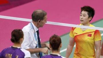 Durante el encuentro, el árbitro interrumpió el partido para pedir a las jugadoras que se tomaran en serio el juego.