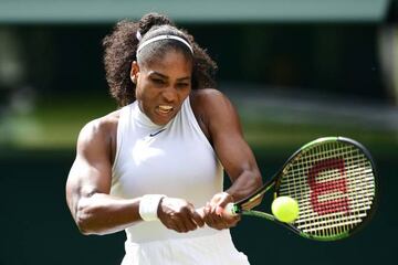 Williams returns against Pavlyuchenkova on her way to sealing a semi-final place.